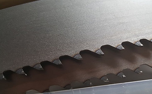 深度解析:硬质合金带锯条锯切钛合金的关键要点 深度解析:硬质合金带锯条锯切钛合金的关键要点